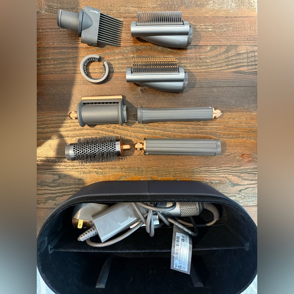 Used once Dyson Airwrap